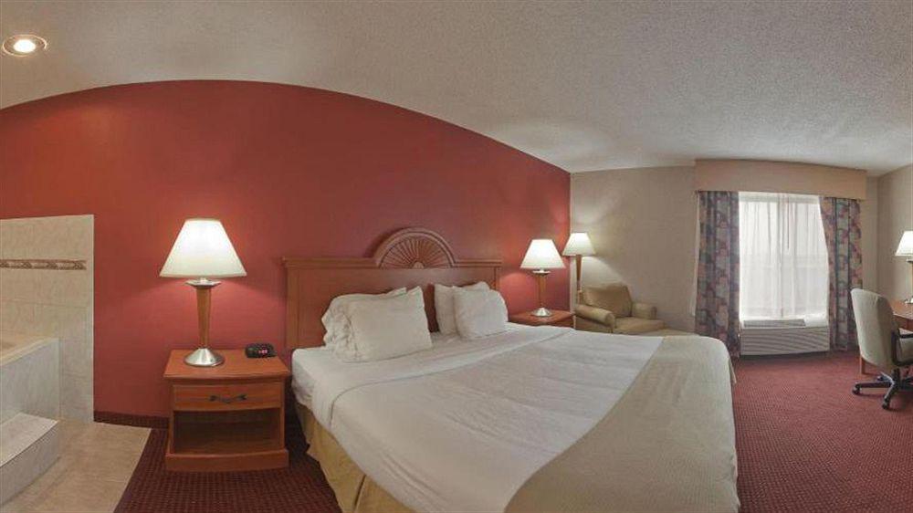 Quality Inn & Suites Lawrenceburg Eksteriør billede