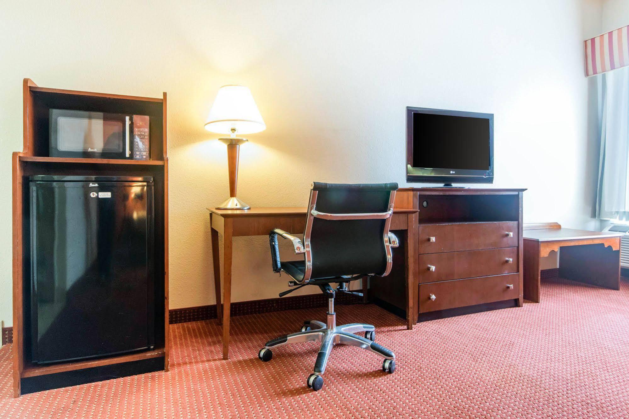 Quality Inn & Suites Lawrenceburg Eksteriør billede