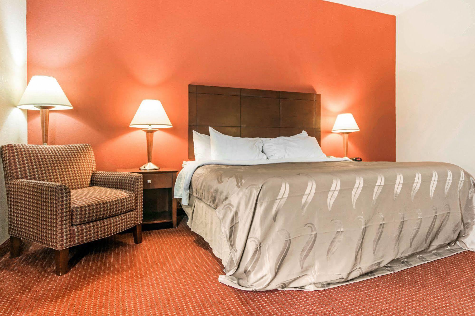 Quality Inn & Suites Lawrenceburg Eksteriør billede
