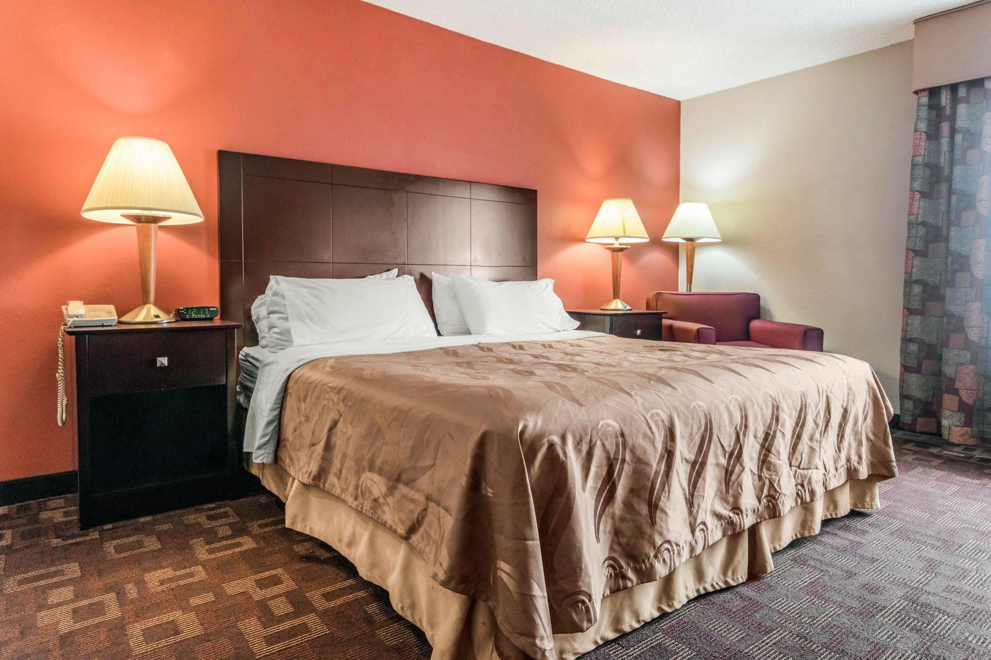 Quality Inn & Suites Lawrenceburg Eksteriør billede