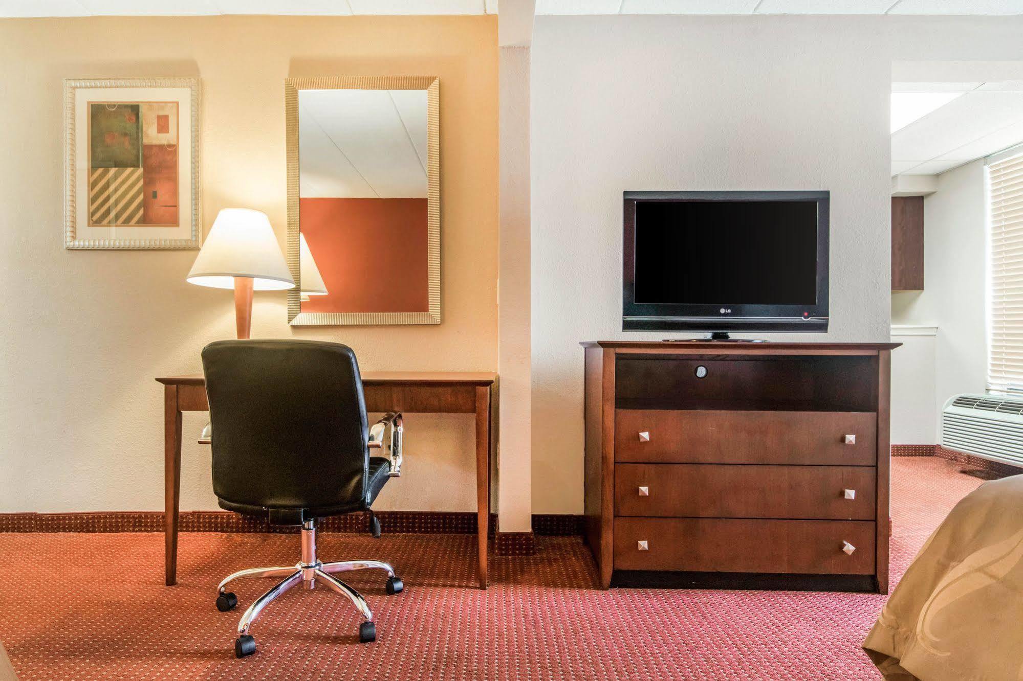 Quality Inn & Suites Lawrenceburg Eksteriør billede