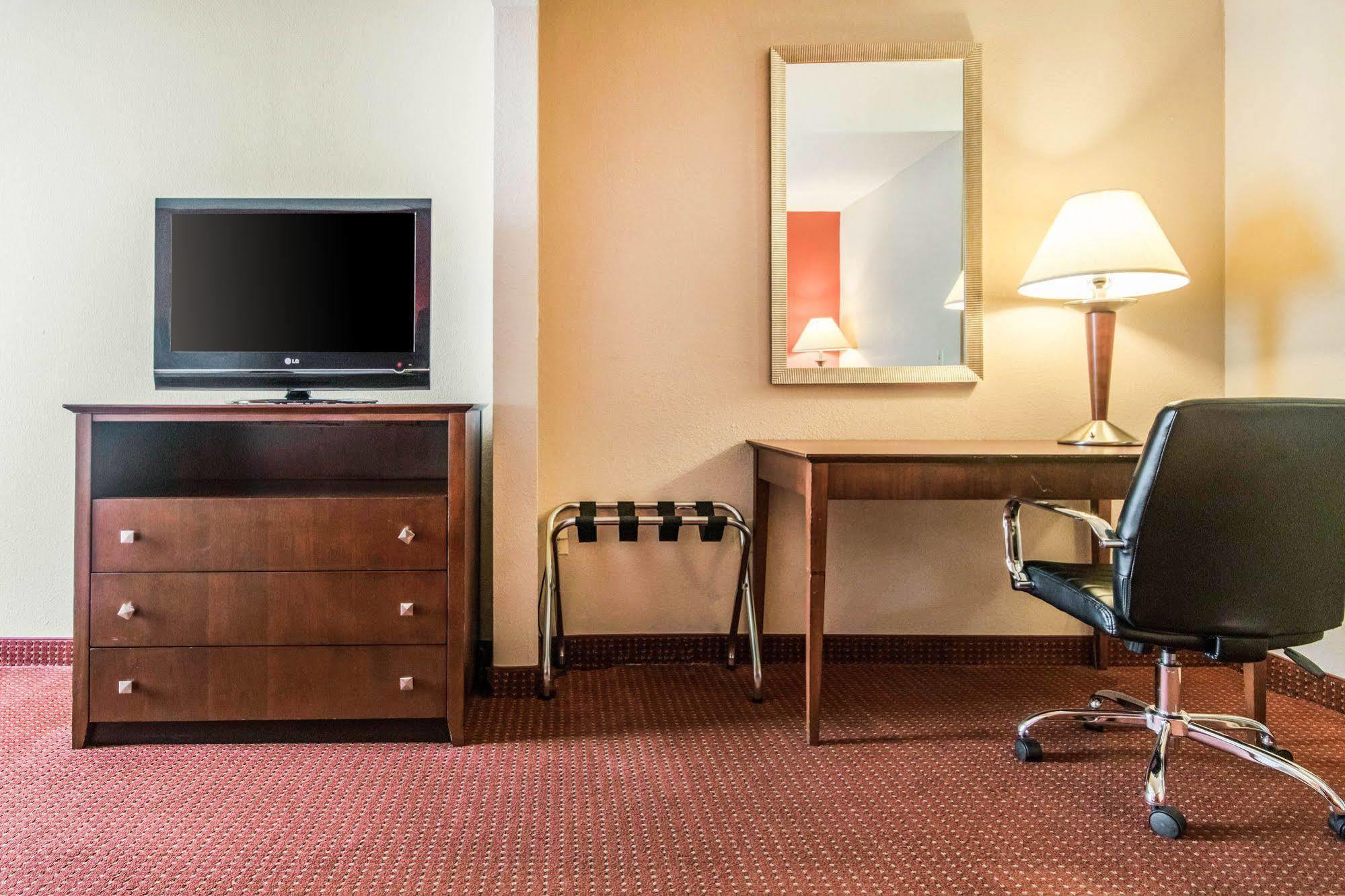 Quality Inn & Suites Lawrenceburg Eksteriør billede