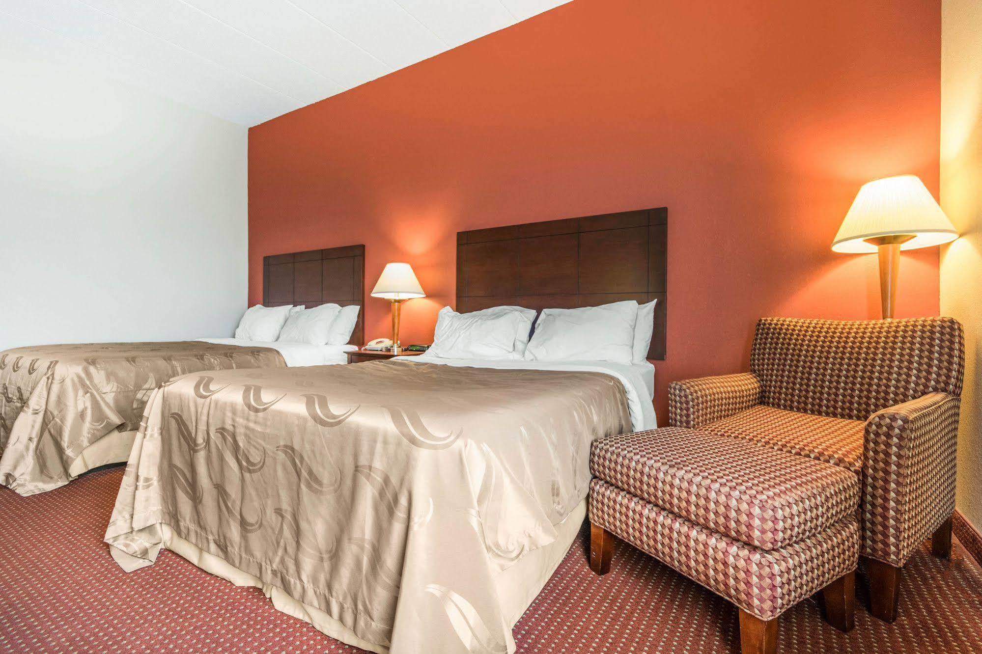 Quality Inn & Suites Lawrenceburg Eksteriør billede