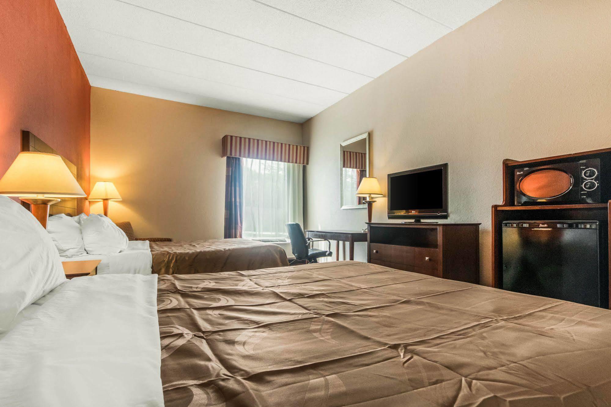 Quality Inn & Suites Lawrenceburg Eksteriør billede