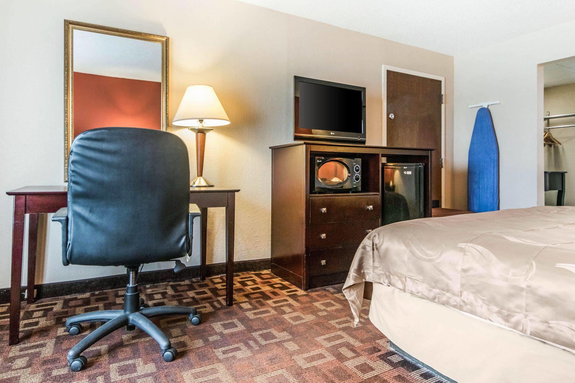 Quality Inn & Suites Lawrenceburg Eksteriør billede