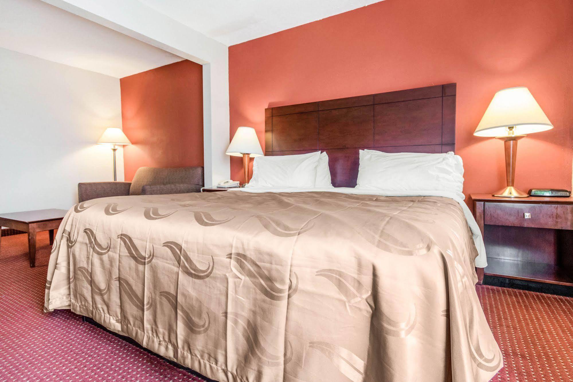 Quality Inn & Suites Lawrenceburg Eksteriør billede