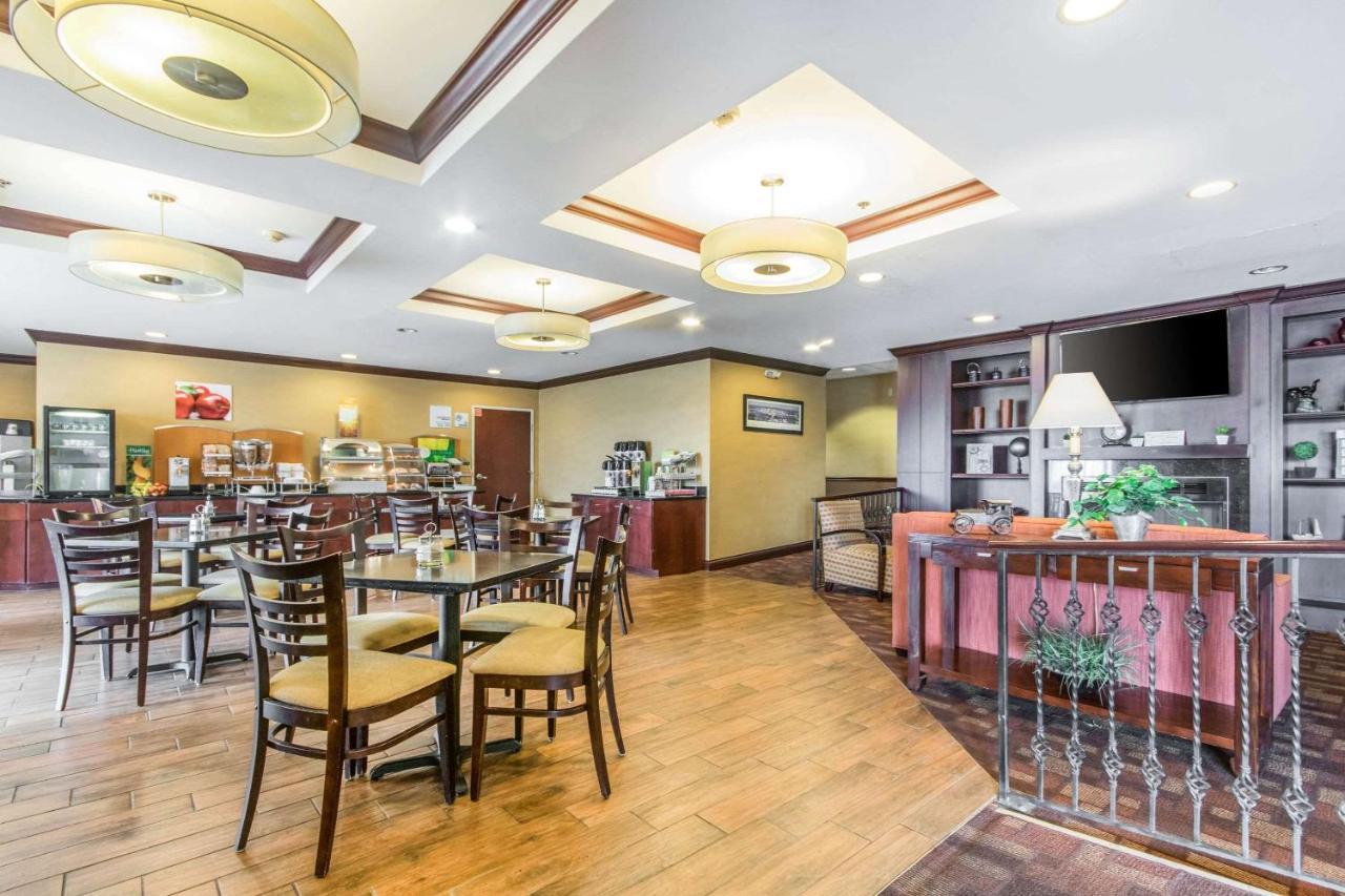 Quality Inn & Suites Lawrenceburg Eksteriør billede