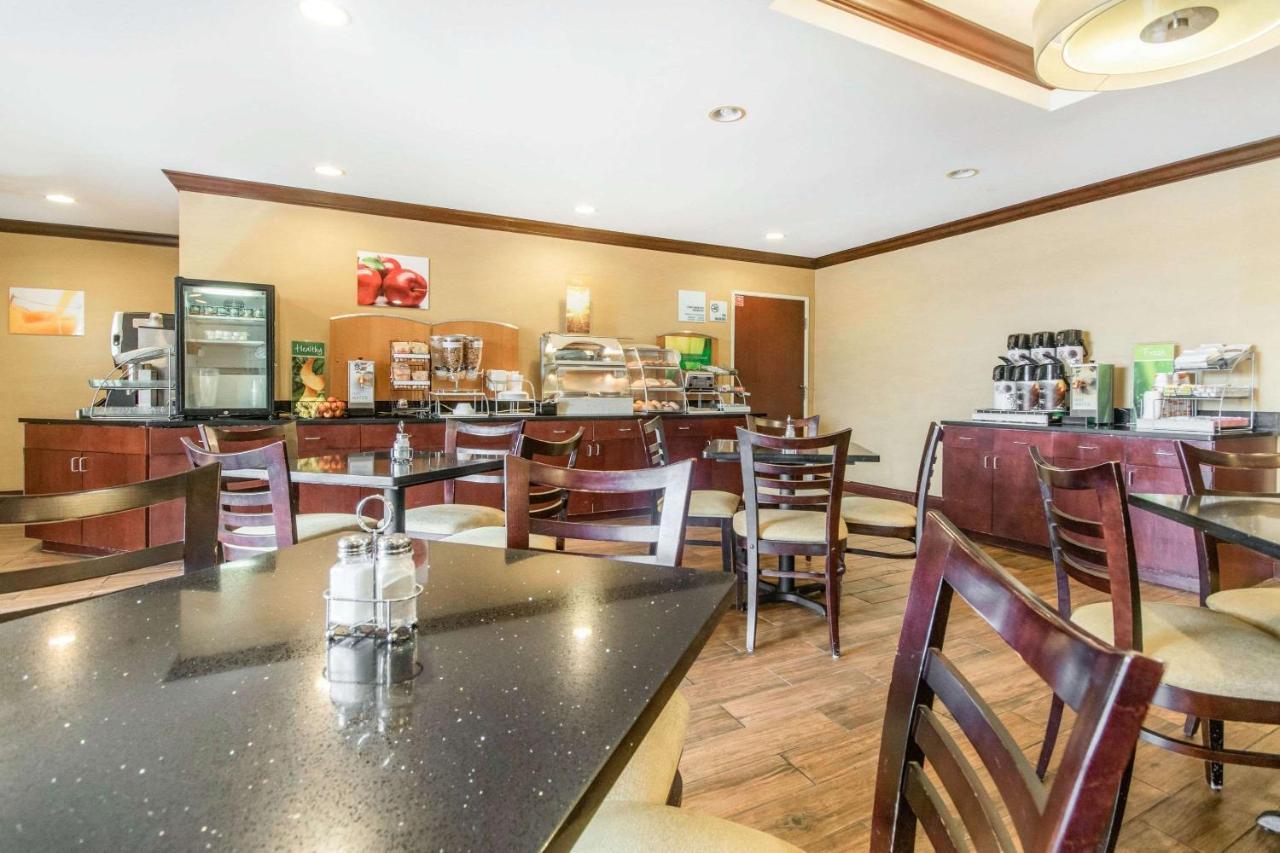 Quality Inn & Suites Lawrenceburg Eksteriør billede